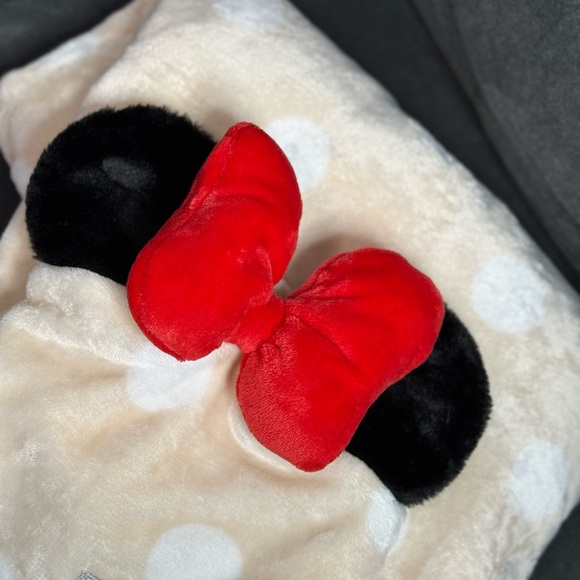 NWT Forever 21 Disney Minnie Mouse Throw Blanket - Picture 8 of 10